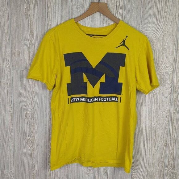 Nike Jordan Men’s Medium Yellow Michigan Football Short Sleeve T-Shirt 2017 - Picture 1 of 4